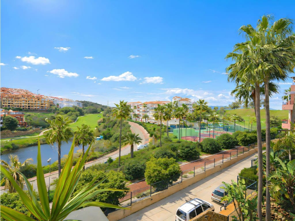 2 slaapkamer Appartement te koop in Mijas Costa met zwembad - € 369.000 (Ref: 9542977)