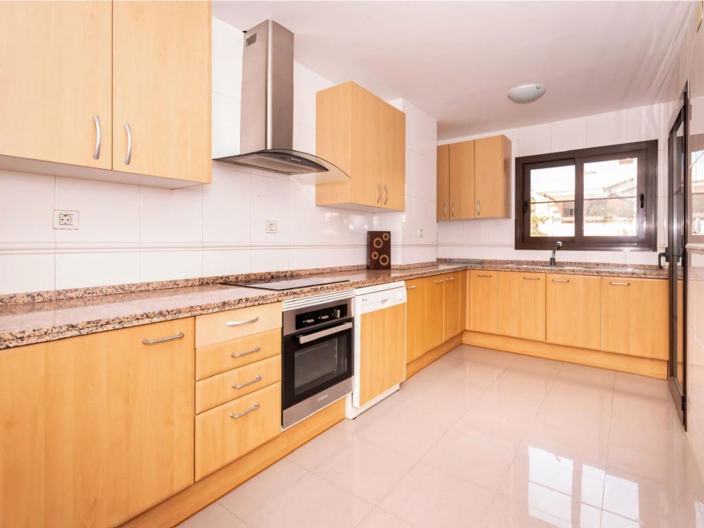 4 Zimmer Apartment zu verkaufen in New Golden Mile mit Pool - 850.000 € (Ref: 9547505)