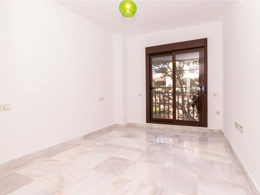 4 Zimmer Apartment zu verkaufen in New Golden Mile mit Pool - 850.000 € (Ref: 9547505)