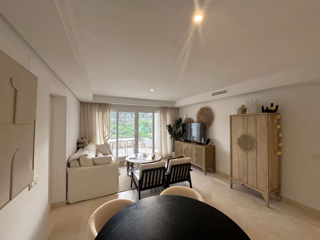 2 soveværelse Lejlighed til salg i Nueva Andalucia med swimmingpool - € 560.000 (Ref: 9547506)