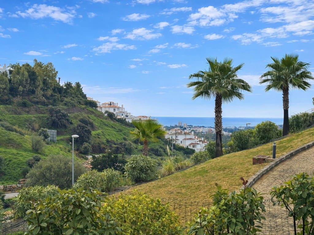 2 soveværelse Lejlighed til salg i Nueva Andalucia med swimmingpool - € 560.000 (Ref: 9547506)