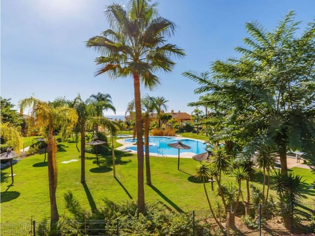 Apartamento de 2 habitaciones en Benahavís en venta con piscina - 599.000 € (Ref: 9547507)