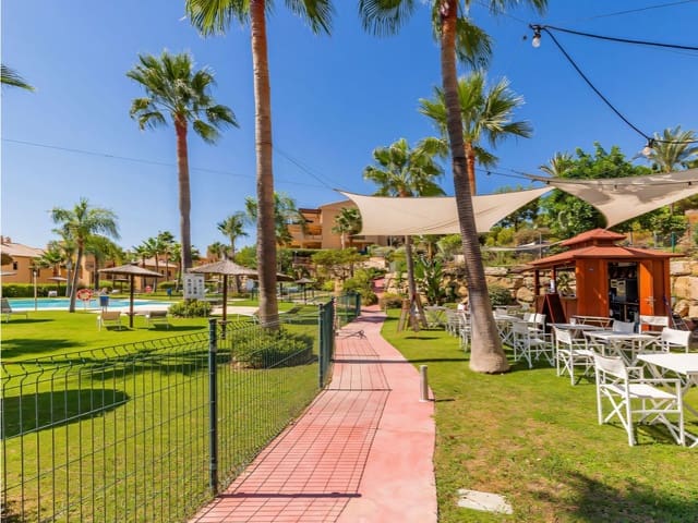 Apartamento de 2 habitaciones en Benahavís en venta con piscina - 599.000 € (Ref: 9547507)