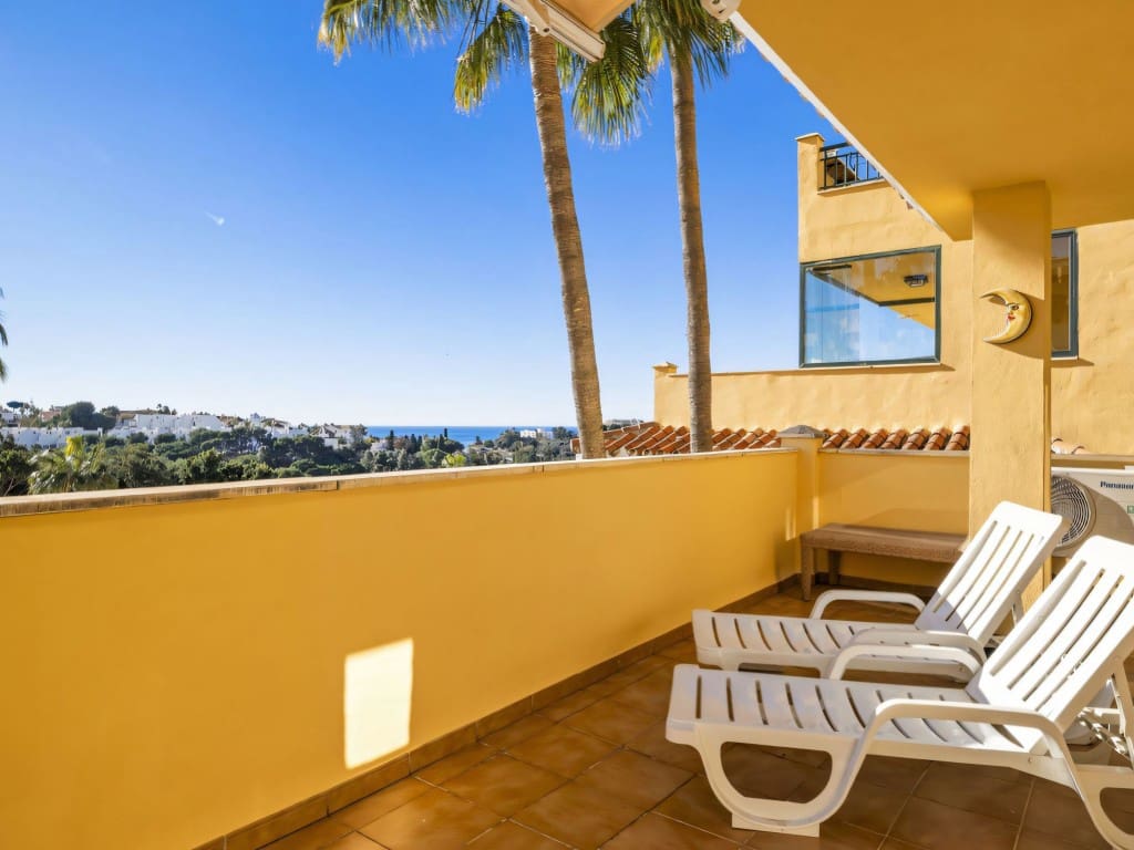 2 Zimmer Apartment zu verkaufen in Torrequebrada mit Pool Garage - 395.000 € (Ref: 9550563)