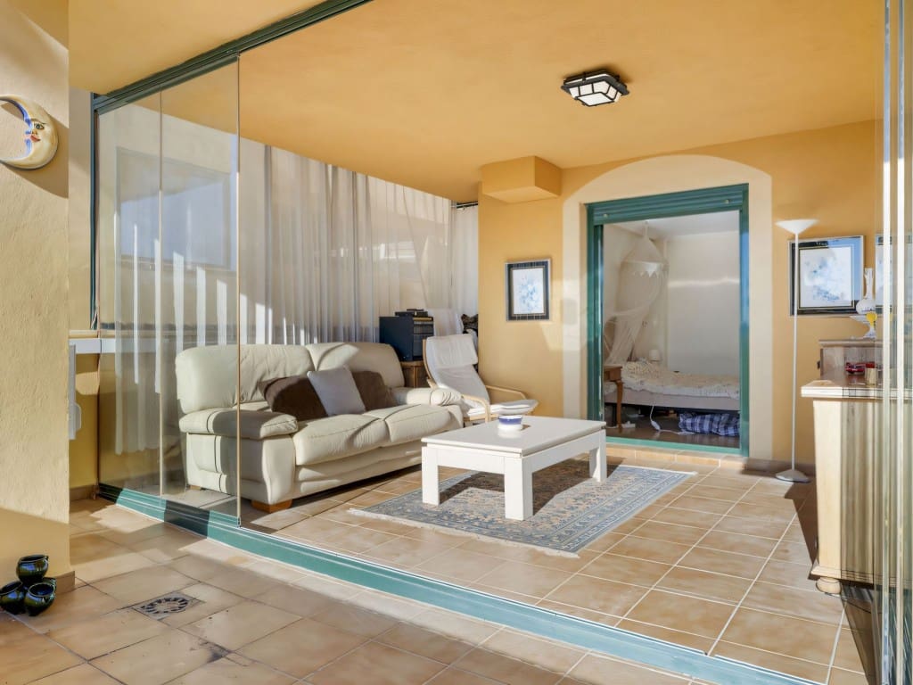 2 Zimmer Apartment zu verkaufen in Torrequebrada mit Pool Garage - 395.000 € (Ref: 9550563)