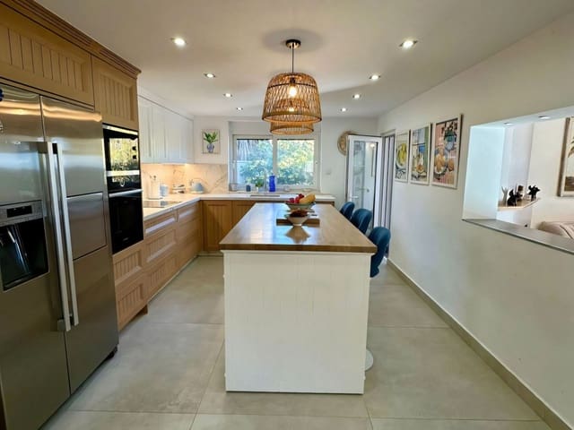 6 slaapkamer Villa te koop in Estepona met zwembad garage - € 1.560.000 (Ref: 9550564)