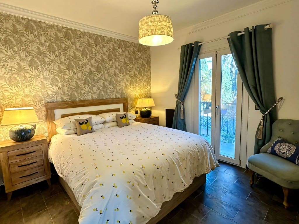 6 slaapkamer Villa te koop in Estepona met zwembad garage - € 1.560.000 (Ref: 9550564)