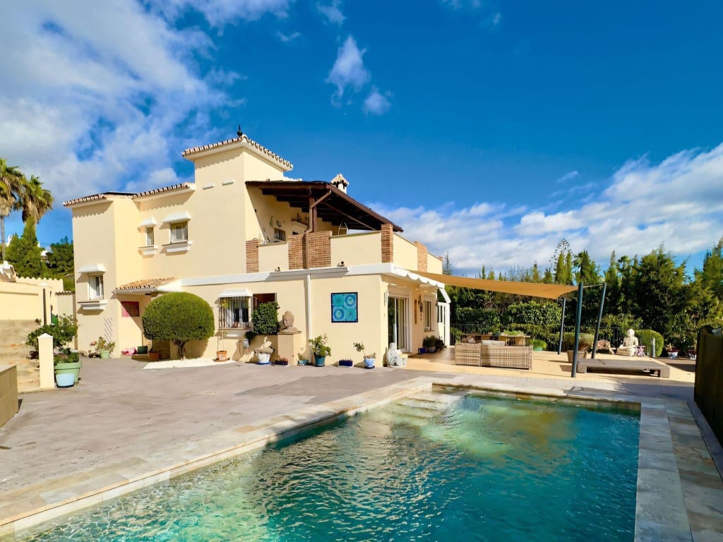 6 slaapkamer Villa te koop in Estepona met zwembad garage - € 1.560.000 (Ref: 9550564)