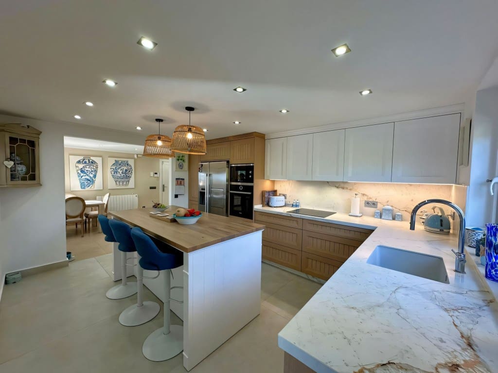 6 slaapkamer Villa te koop in Estepona met zwembad garage - € 1.560.000 (Ref: 9550564)