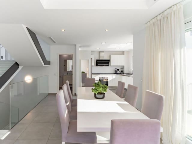 5 soverom Villa til salgs i Torreblanca, Fuengirola med svømmebasseng - € 1 480 000 (Ref: 9554519)