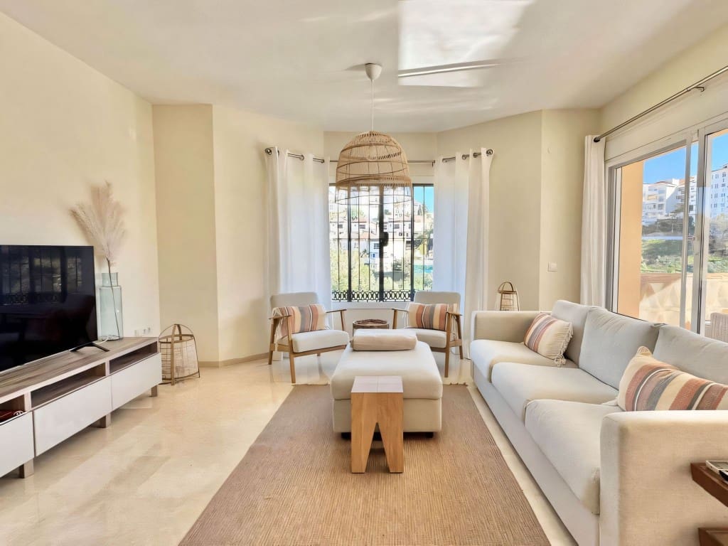 3 chambre Villa/Maison à vendre à Riviera del Sol avec piscine garage - 730 000 € (Ref: 9557530)