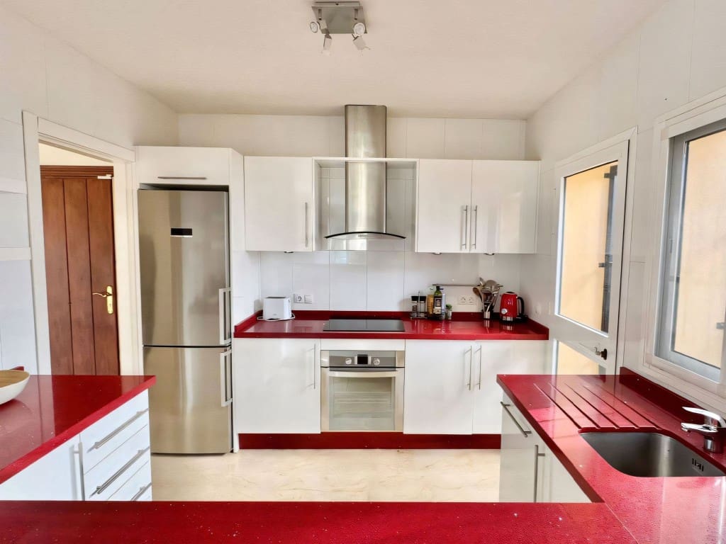 3 chambre Villa/Maison à vendre à Riviera del Sol avec piscine garage - 730 000 € (Ref: 9557530)