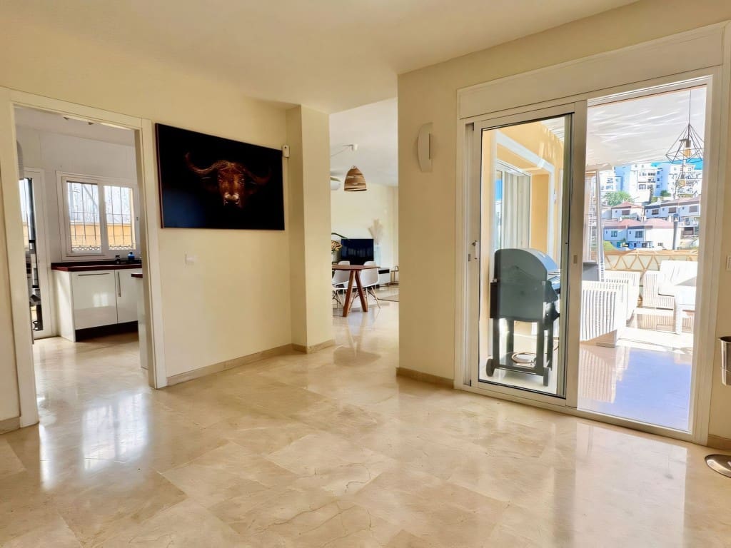 3 chambre Villa/Maison à vendre à Riviera del Sol avec piscine garage - 730 000 € (Ref: 9557530)