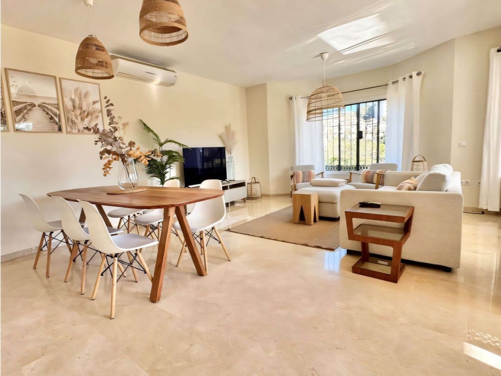 3 chambre Villa/Maison à vendre à Riviera del Sol avec piscine garage - 730 000 € (Ref: 9557530)