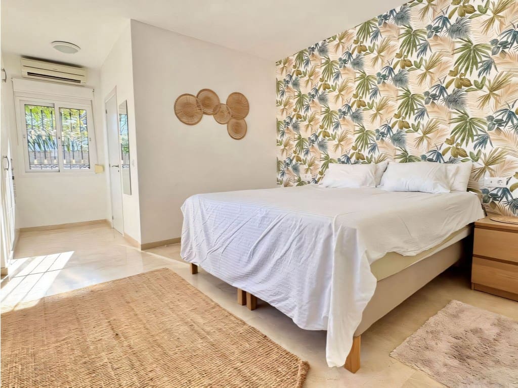 3 chambre Villa/Maison à vendre à Riviera del Sol avec piscine garage - 730 000 € (Ref: 9557530)