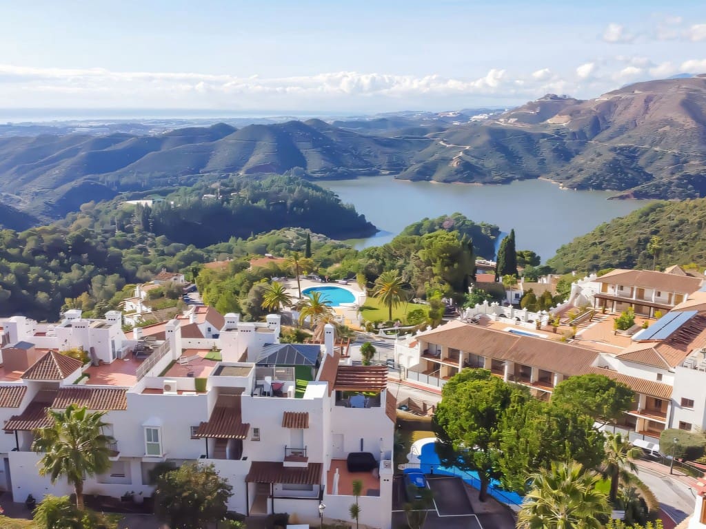 3 soveværelse Penthouse til salg i Istan med swimmingpool - € 1.150.000 (Ref: 9557531)