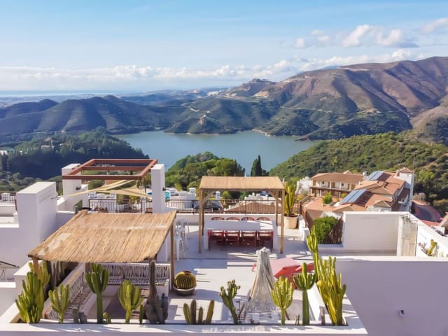 3 soveværelse Penthouse til salg i Istán med swimmingpool - € 1.150.000 (Ref: 9557531)