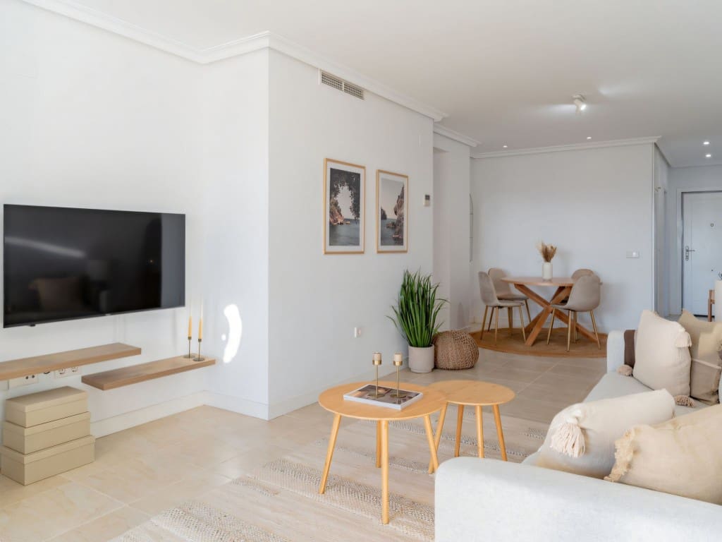 2 slaapkamer Appartement te koop in New Golden Mile met zwembad - € 395.000 (Ref: 9558450)