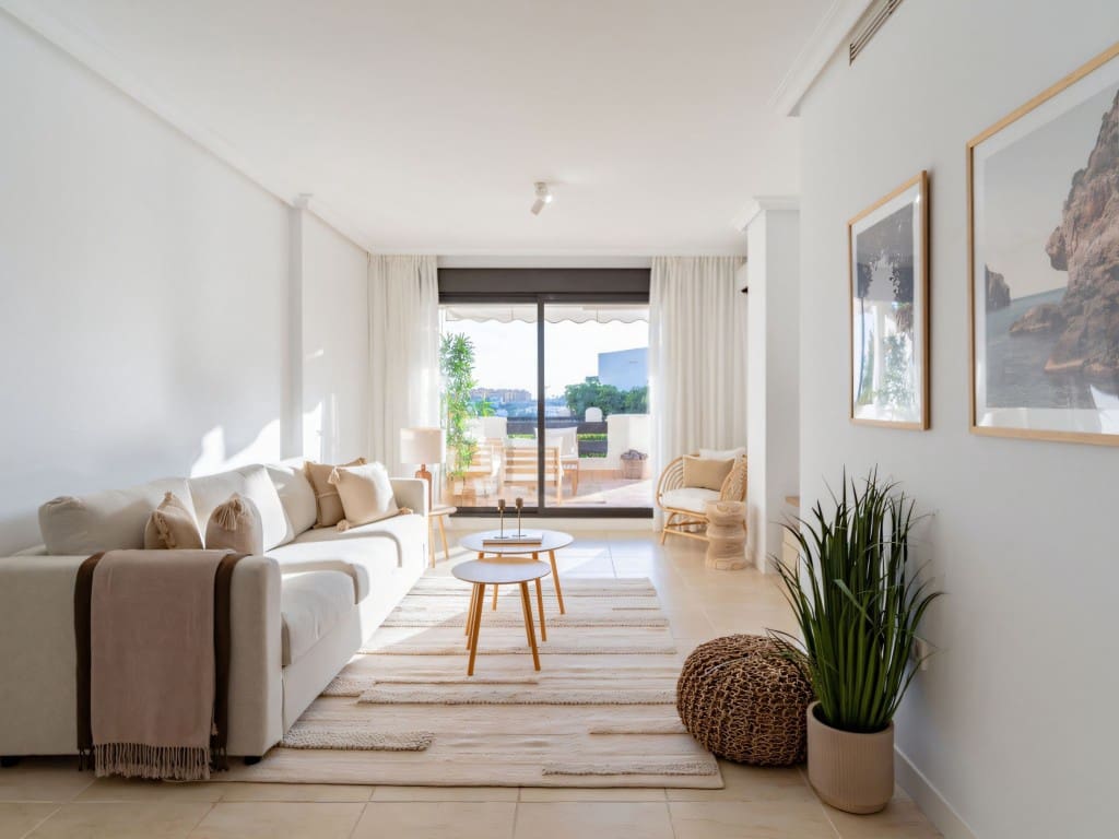 2 slaapkamer Appartement te koop in New Golden Mile met zwembad - € 395.000 (Ref: 9558450)