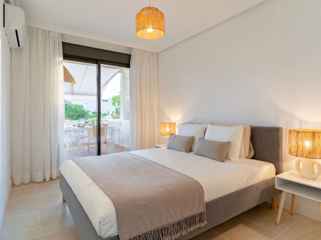 2 slaapkamer Appartement te koop in New Golden Mile met zwembad - € 395.000 (Ref: 9558450)