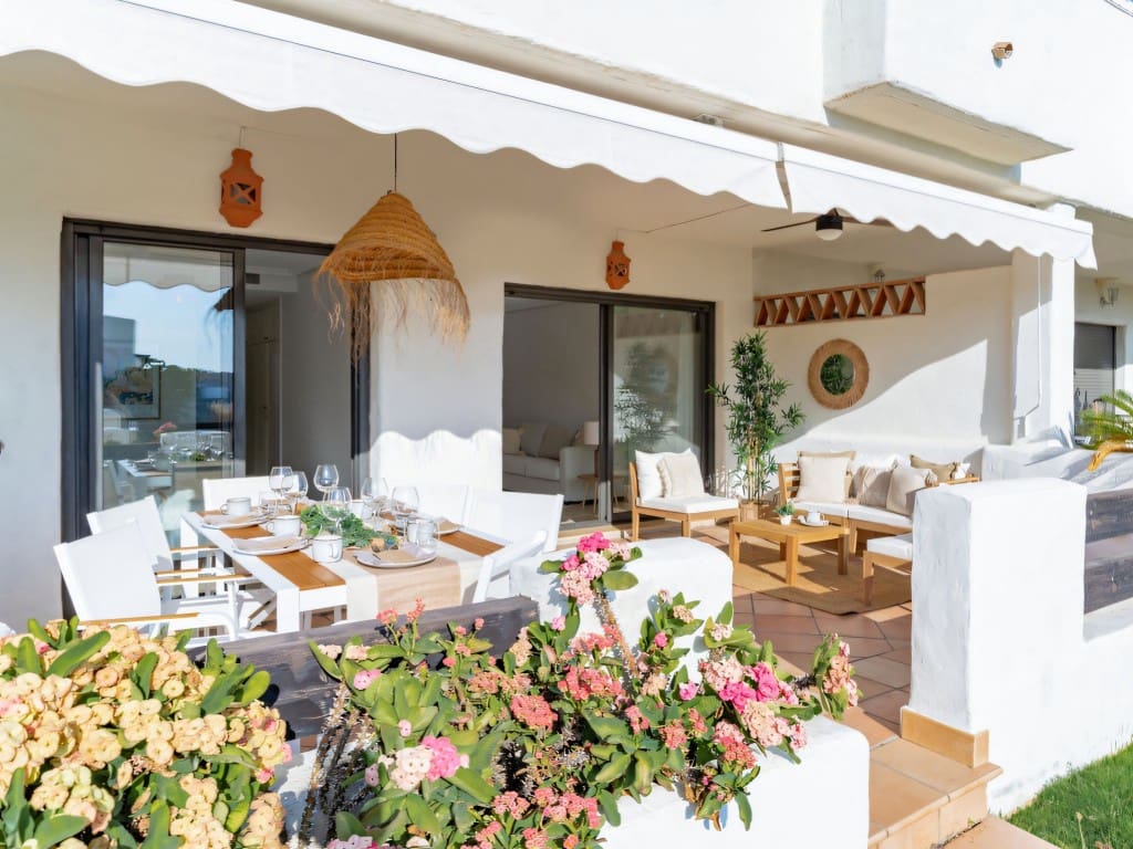 2 slaapkamer Appartement te koop in New Golden Mile met zwembad - € 395.000 (Ref: 9558450)