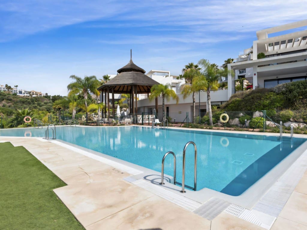 3 slaapkamer Appartement te koop in Benahavis met zwembad - € 850.000 (Ref: 9560858)