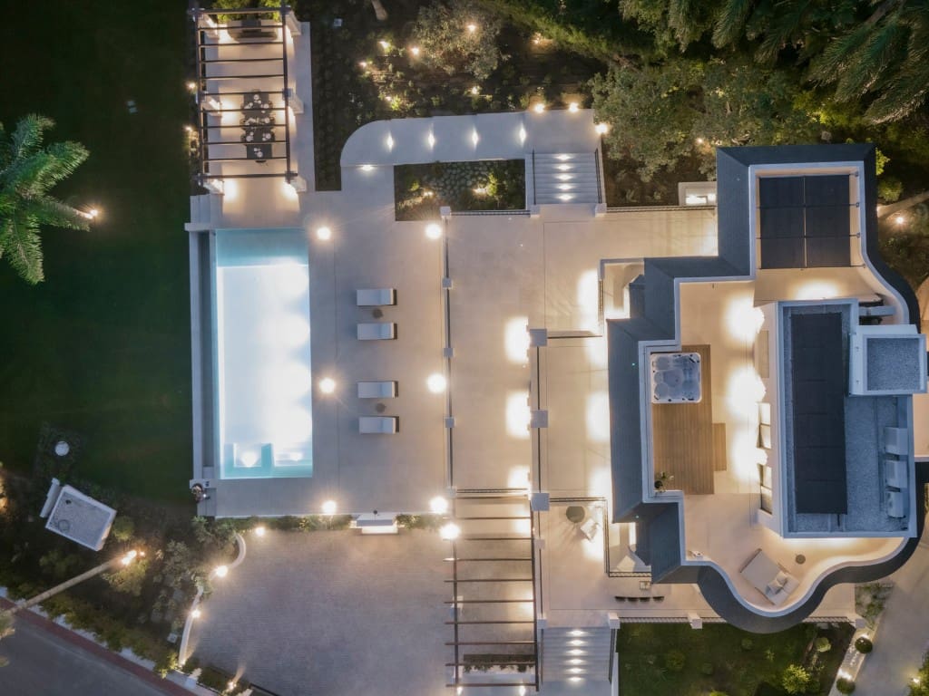 Chalet de 6 habitaciones en Nueva Andalucia en venta con piscina garaje - 10.500.000 € (Ref: 9564261)