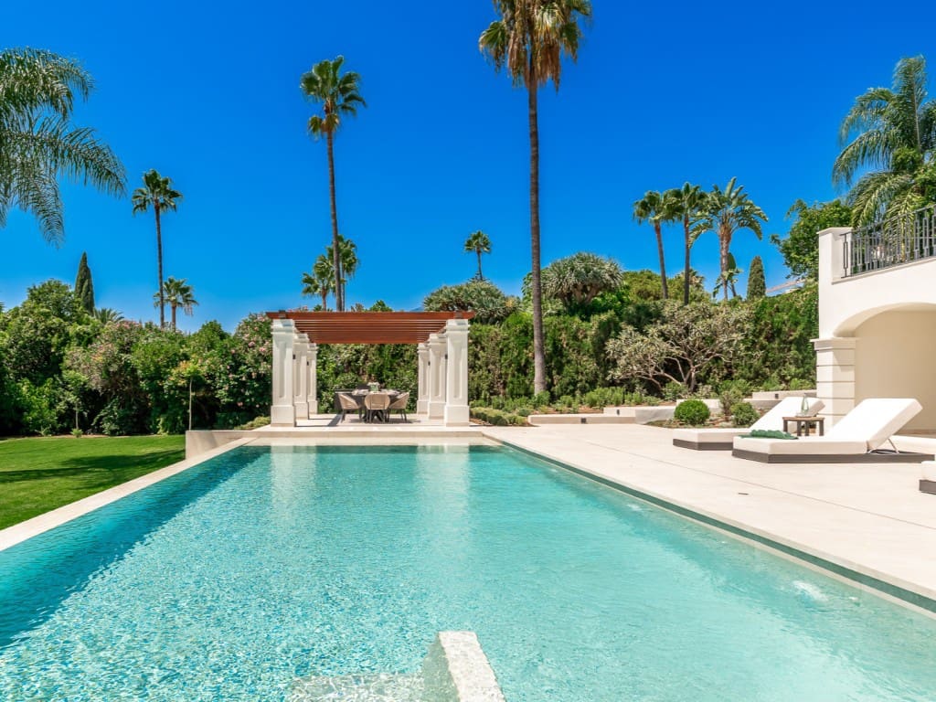 Chalet de 6 habitaciones en Nueva Andalucia en venta con piscina garaje - 10.500.000 € (Ref: 9564261)