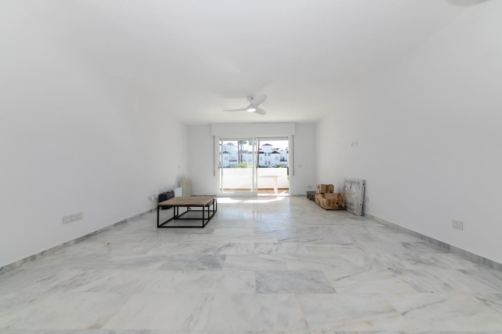 3 sypialnia Apartament do wynajęcia w Estepona z basenem - 1 800 € (Ref: 9564263)