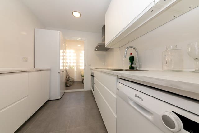 3 sypialnia Apartament do wynajęcia w Estepona z basenem - 1 800 € (Ref: 9564263)