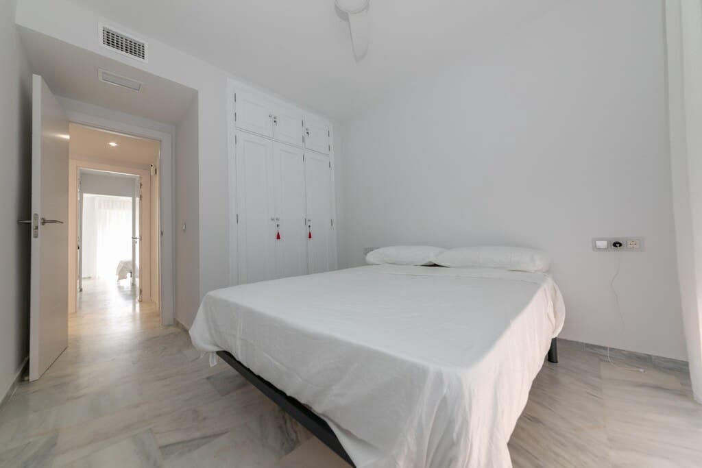 3 bedroom Apartment for holiday rental in Estepona with pool - € 1,500 (Ref: 9564263)