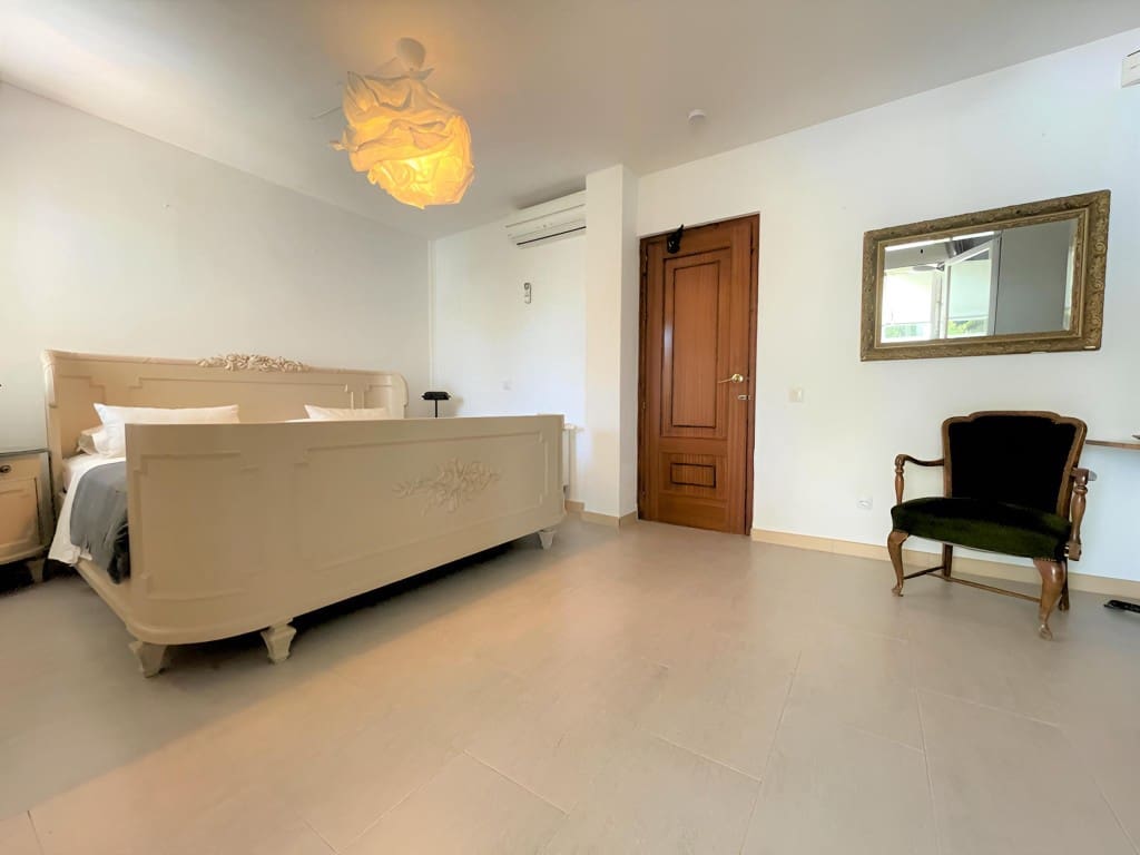 7 bedroom Villa for sale in Mijas with pool garage - € 1,600,000 (Ref: 9570457)