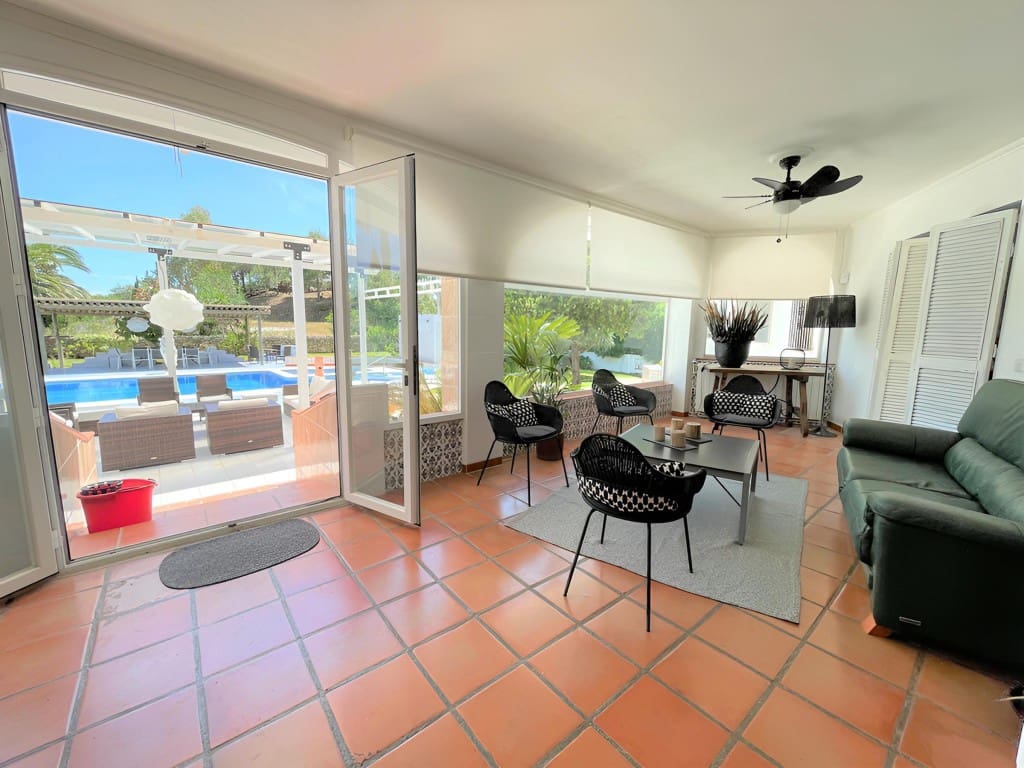 7 bedroom Villa for sale in Mijas with pool garage - € 1,600,000 (Ref: 9570457)