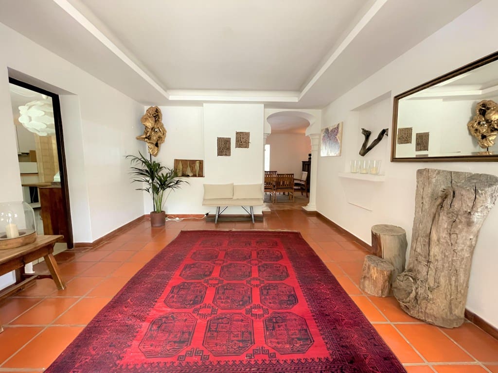 7 bedroom Villa for sale in Mijas with pool garage - € 1,600,000 (Ref: 9570457)