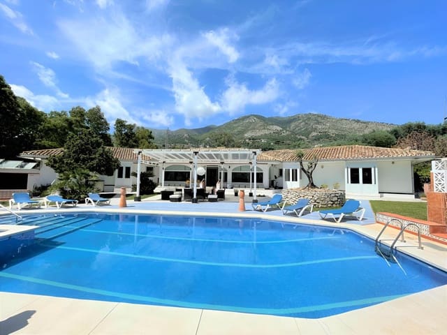 7 bedroom Villa for sale in Mijas with pool garage - € 1,600,000 (Ref: 9570457)