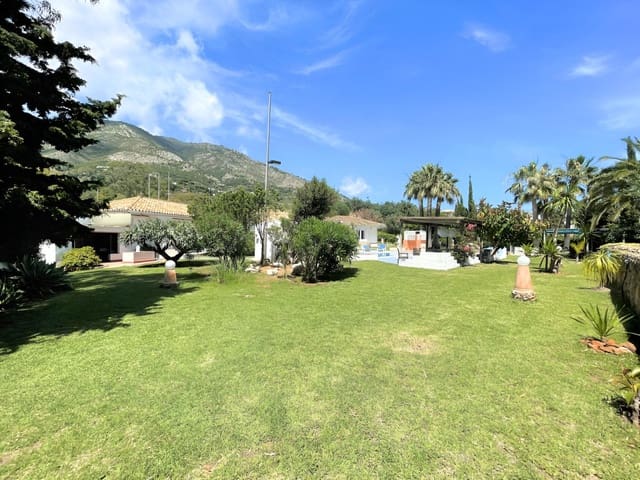 7 bedroom Villa for sale in Mijas with pool garage - € 1,600,000 (Ref: 9570457)