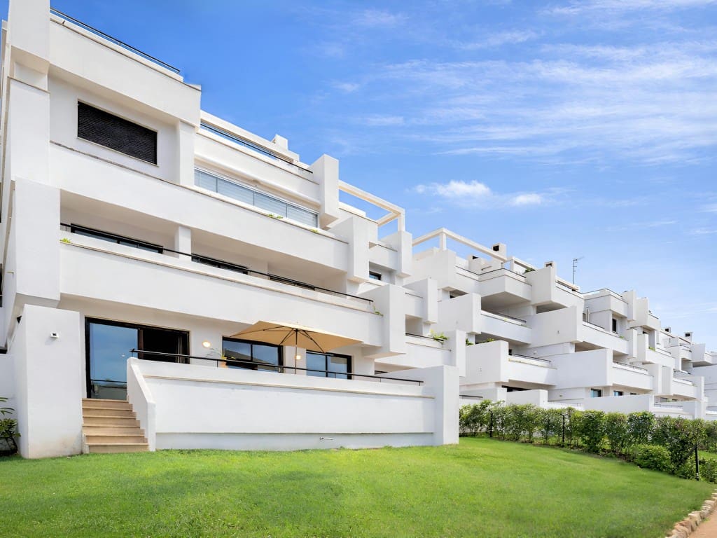 2 chambre Appartement à vendre à Estepona avec piscine - 330 000 € (Ref: 9581477)