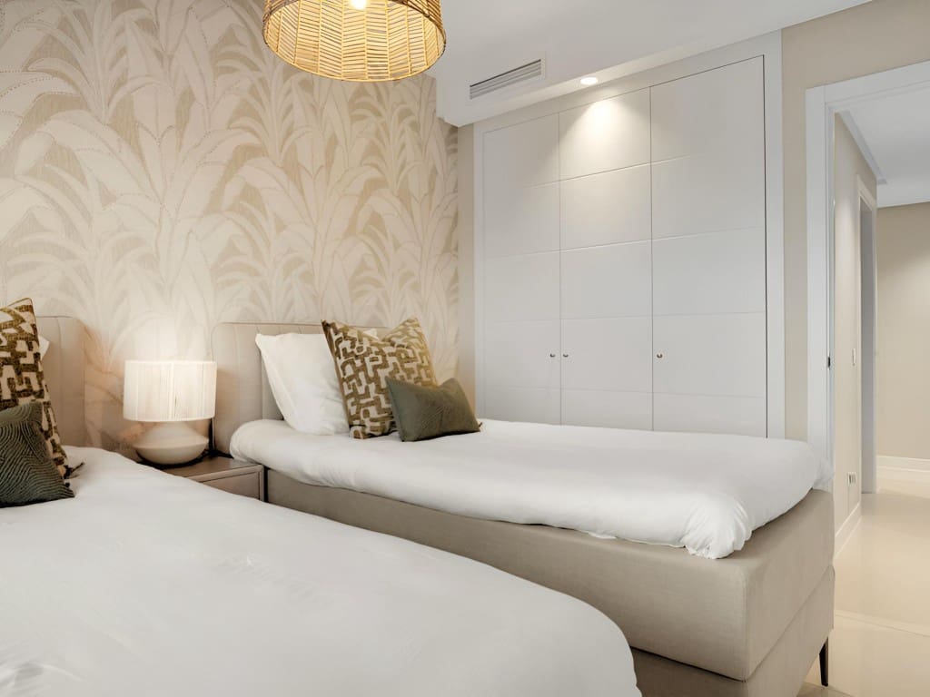 2 chambre Appartement à vendre à Estepona avec piscine - 330 000 € (Ref: 9581477)