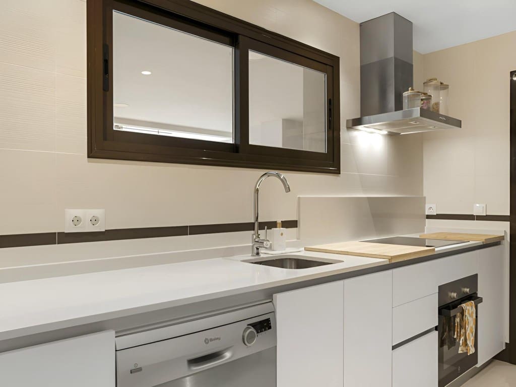 2 chambre Appartement à vendre à Estepona avec piscine - 330 000 € (Ref: 9581477)