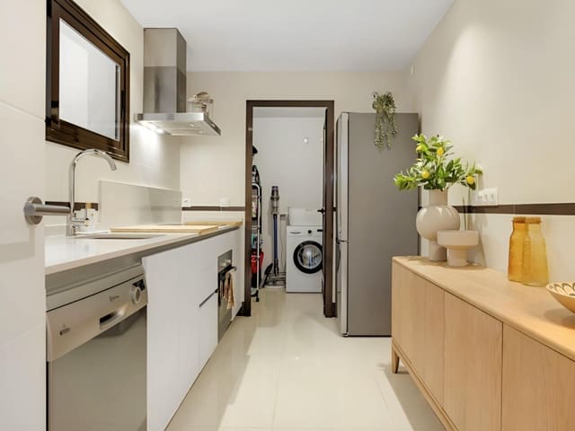 2 chambre Appartement à vendre à Estepona Golf, Estepona avec piscine - 330 000 € (Ref: 9581477)