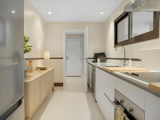 2 chambre Appartement à vendre à Estepona Golf, Estepona avec piscine - 330 000 € (Ref: 9581477)