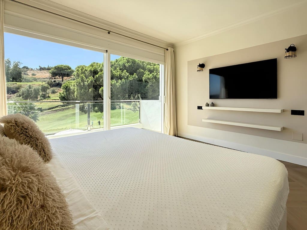 Chalet de 3 habitaciones en La Cala de Mijas en venta con piscina garaje - 1.095.000 € (Ref: 9585317)