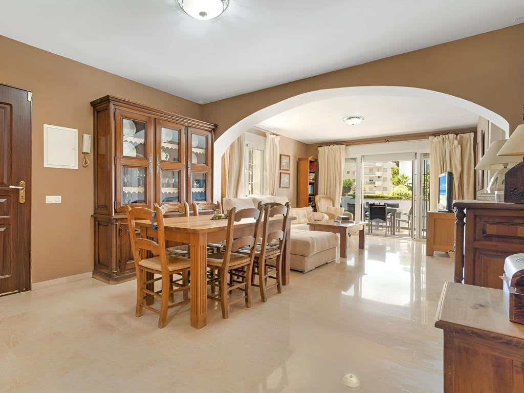 3 chambre Appartement à vendre à Nueva Andalucia avec piscine - 630 000 € (Ref: 9585318)