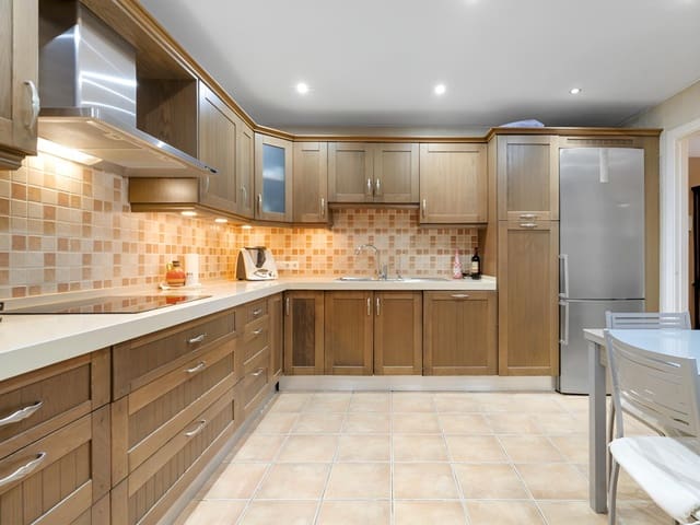 3 chambre Appartement à vendre à Nueva Andalucia, Marbella avec piscine - 630 000 € (Ref: 9585318)