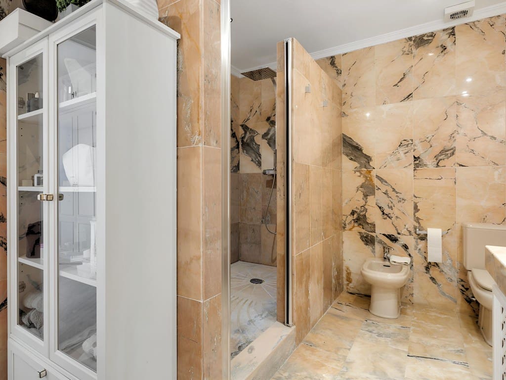 3 chambre Appartement à vendre à Nueva Andalucia avec piscine - 630 000 € (Ref: 9585318)