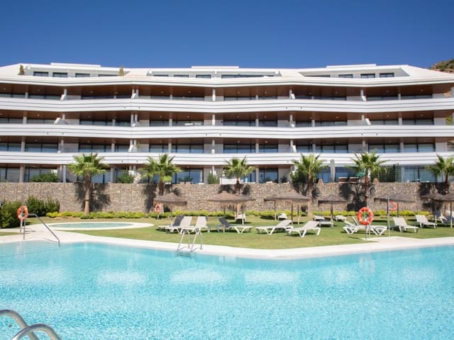 2 soveværelse Lejlighed til salg i Fuengirola med swimmingpool - € 695.000 (Ref: 9585319)