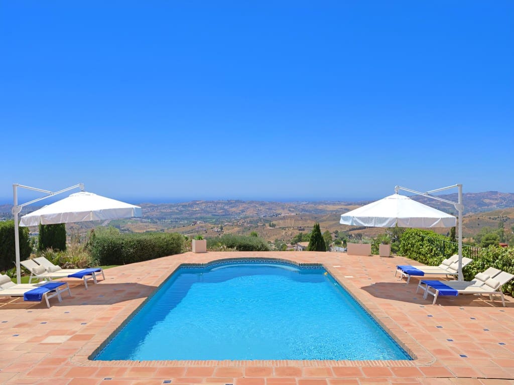 6 bedroom Villa for sale in Mijas with pool garage - € 1,850,000 (Ref: 9590643)
