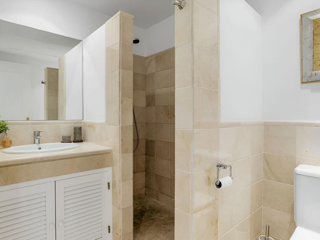 2 makuuhuone Huoneisto myytävänä paikassa Los Arqueros mukana uima-altaan - 469 950 € (Ref: 9594580)