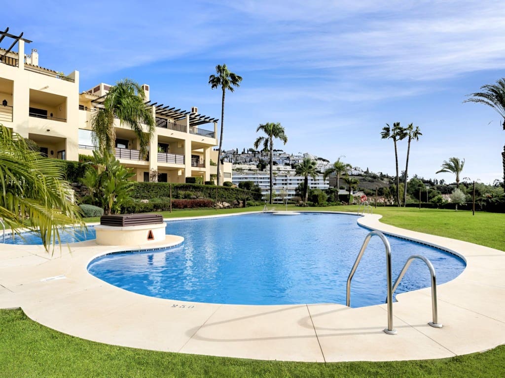 2 makuuhuone Huoneisto myytävänä paikassa Los Arqueros mukana uima-altaan - 469 950 € (Ref: 9594580)