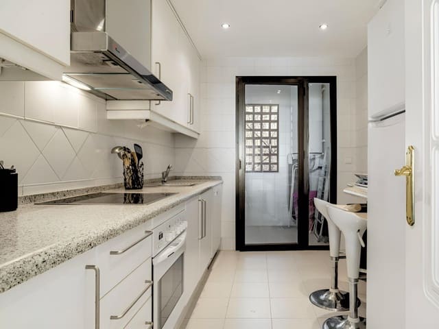 2 makuuhuone Huoneisto myytävänä paikassa Los Arqueros, Benahavís mukana uima-altaan - 469 950 € (Ref: 9594580)